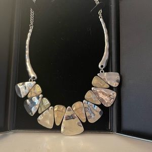 NWOT Statement necklace silver and gold